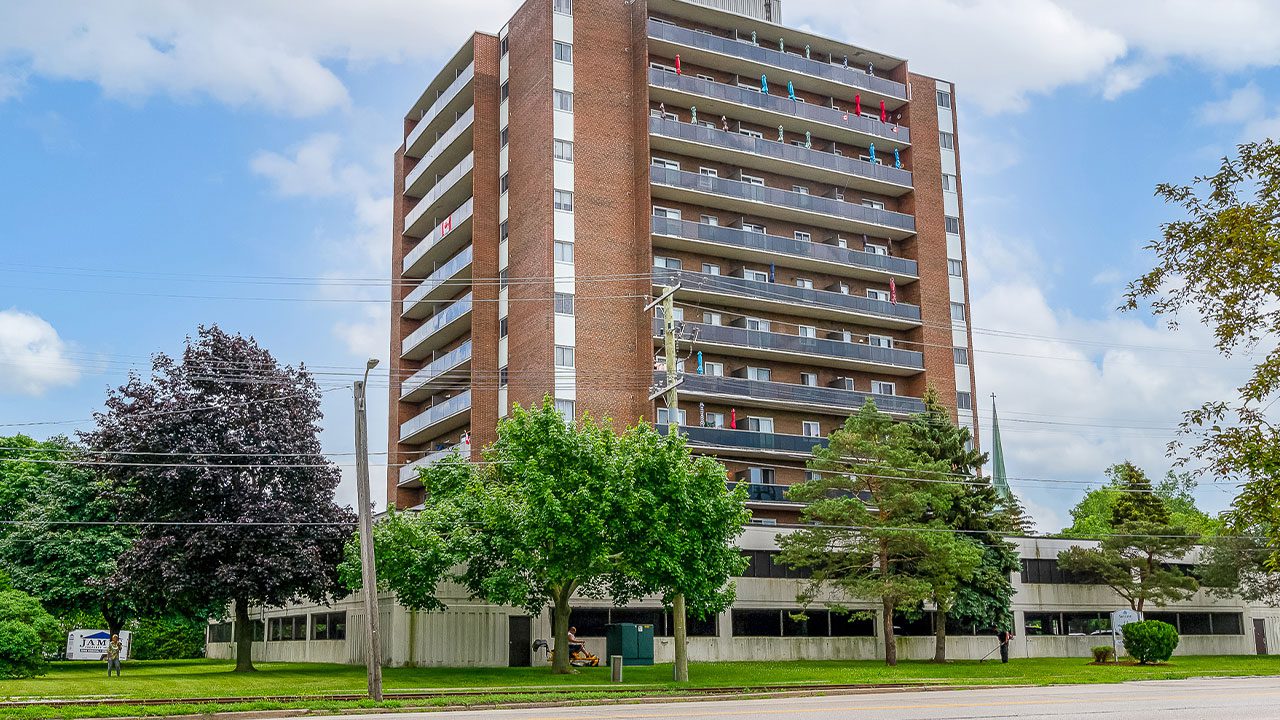 131 Maxwell Street Skyline Apartment REIT